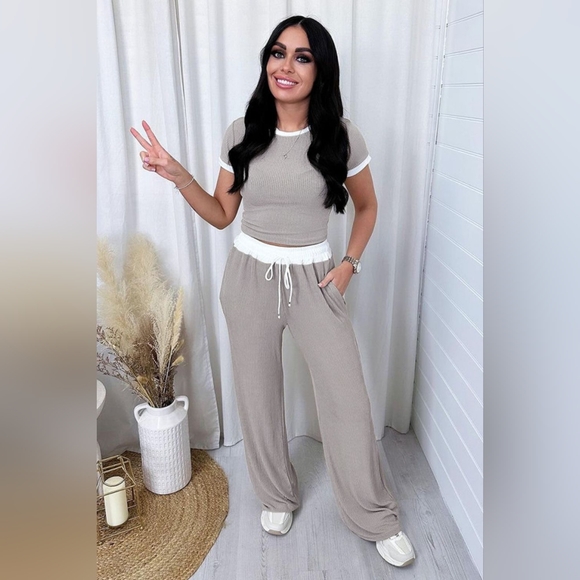 Contrast Trim Round Neck Top and Pants Set - Picture 3 of 6